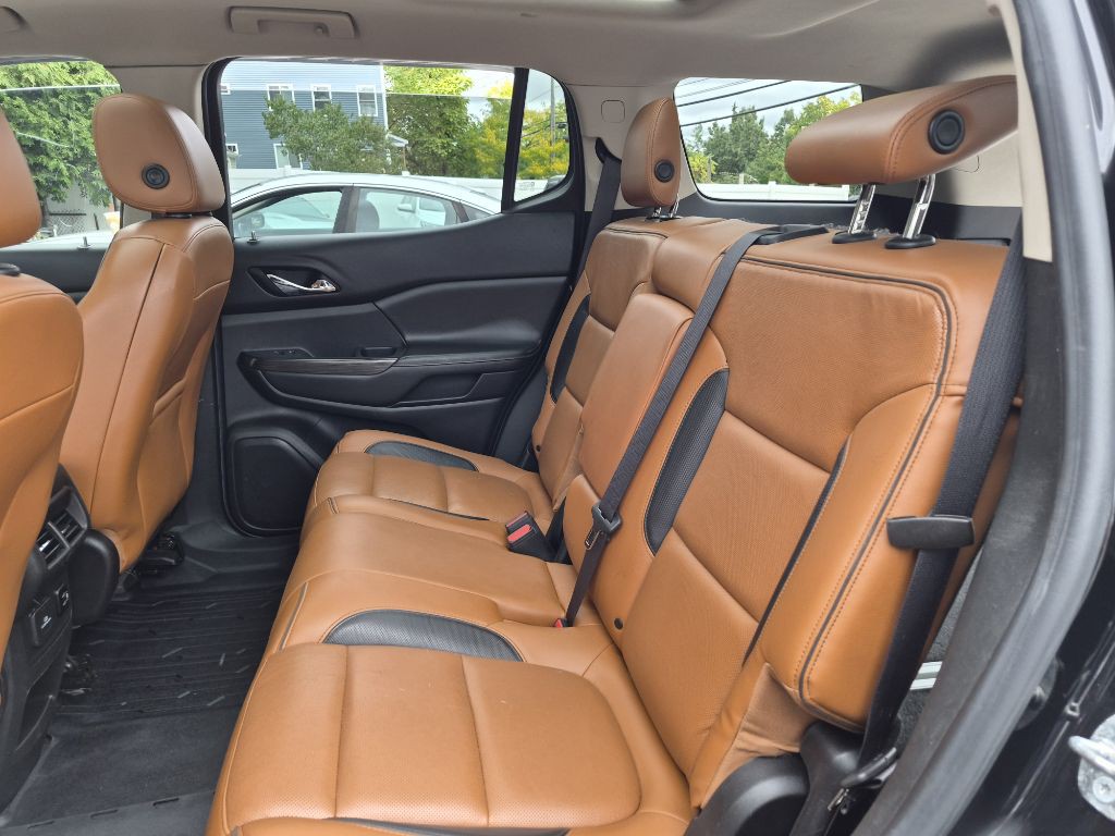 2017 GMC Acadia Image 13