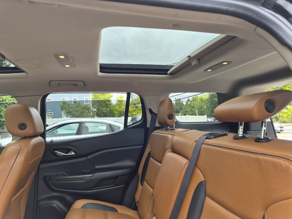 2017 GMC Acadia Image 14
