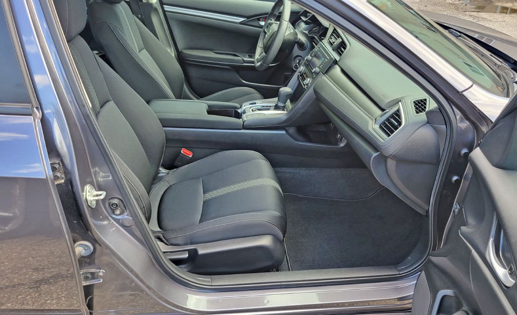 2017 Honda Civic Image 8