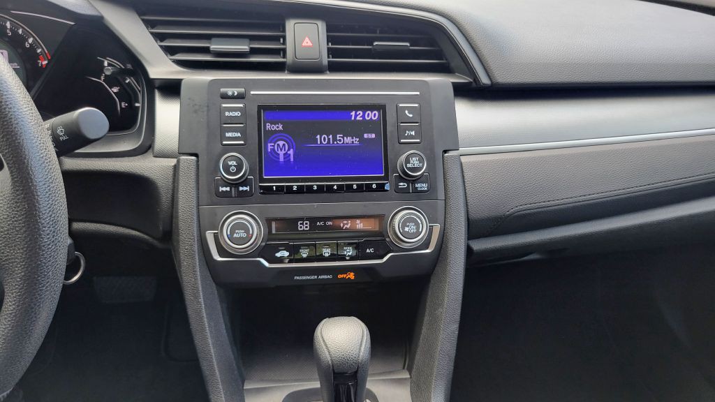2017 Honda Civic Image 12