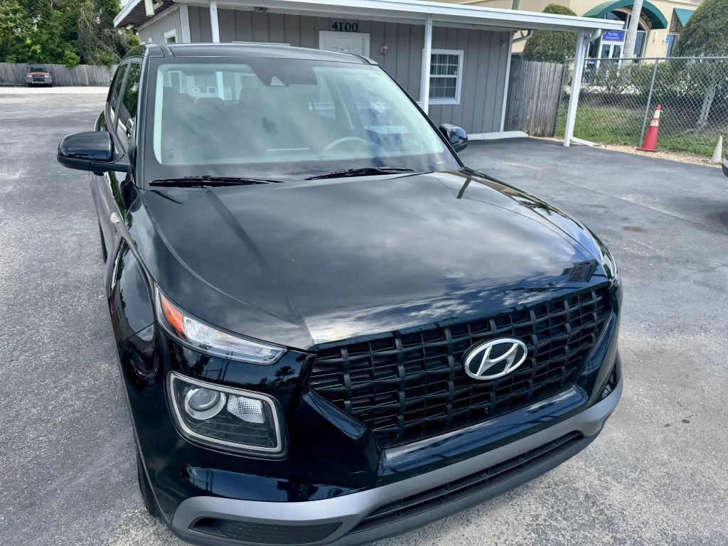 2021 Hyundai Venue Image 3