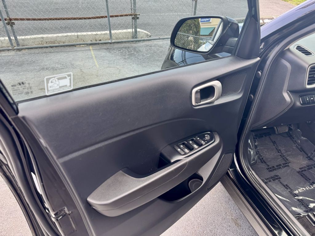 2021 Hyundai Venue Image 19