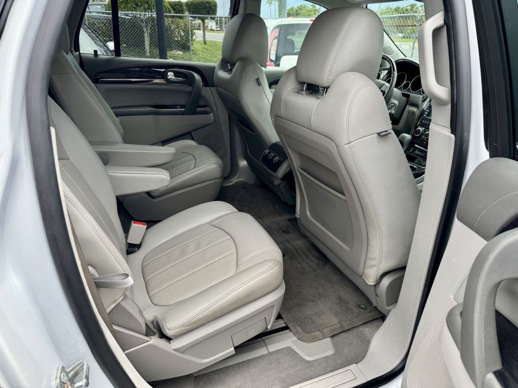 2017 Buick Enclave Image 16