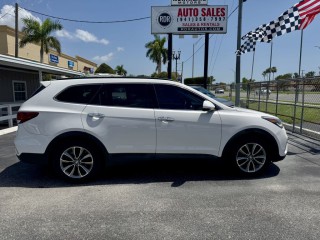 Image for 2017 Hyundai Santa Fe SE ID: 6646115