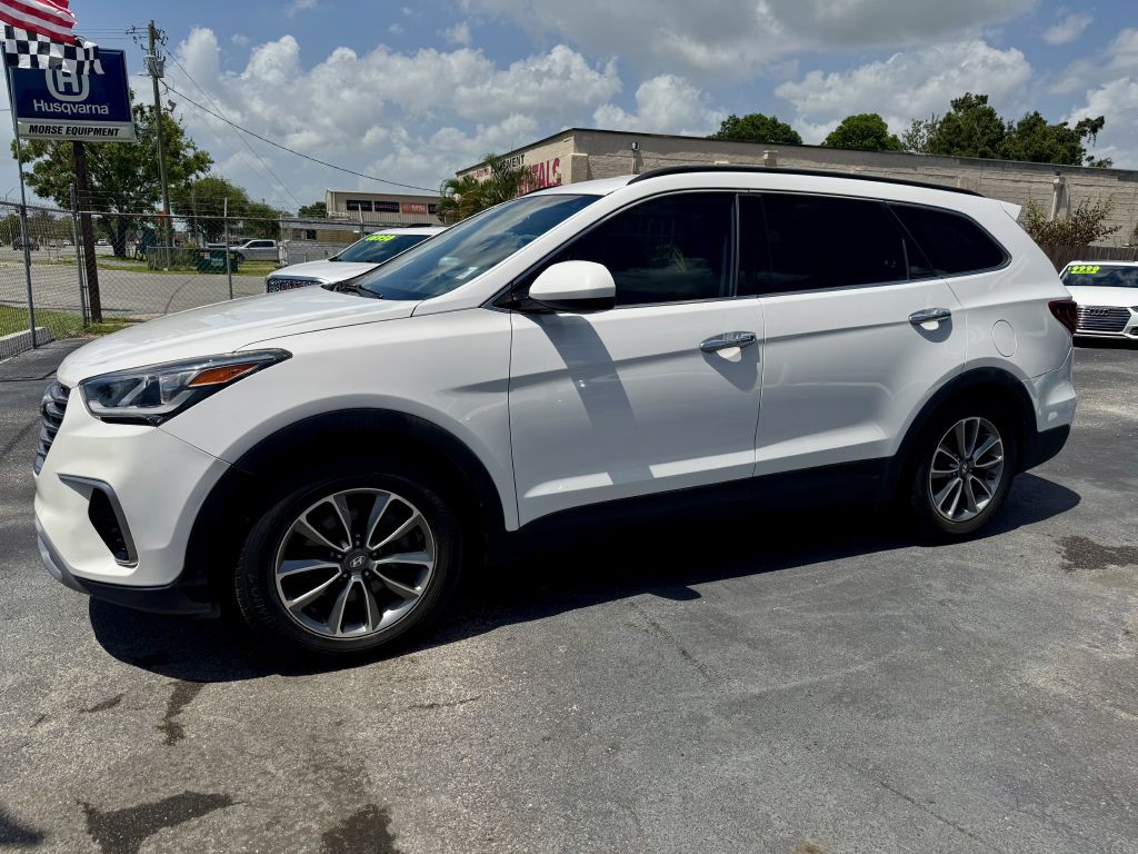 2017 Hyundai Santa Fe Image 5