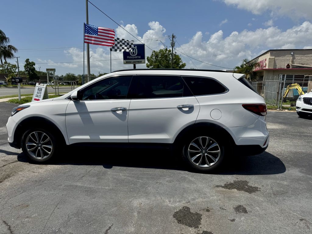 2017 Hyundai Santa Fe Image 6