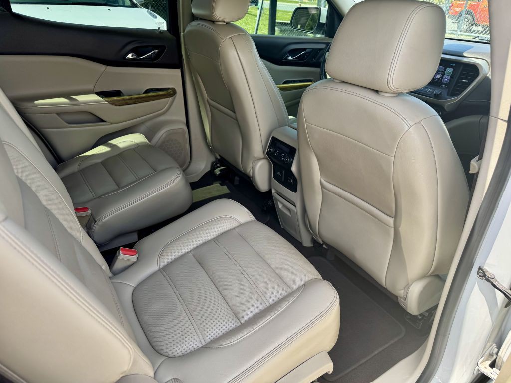 2018 GMC Acadia Image 11