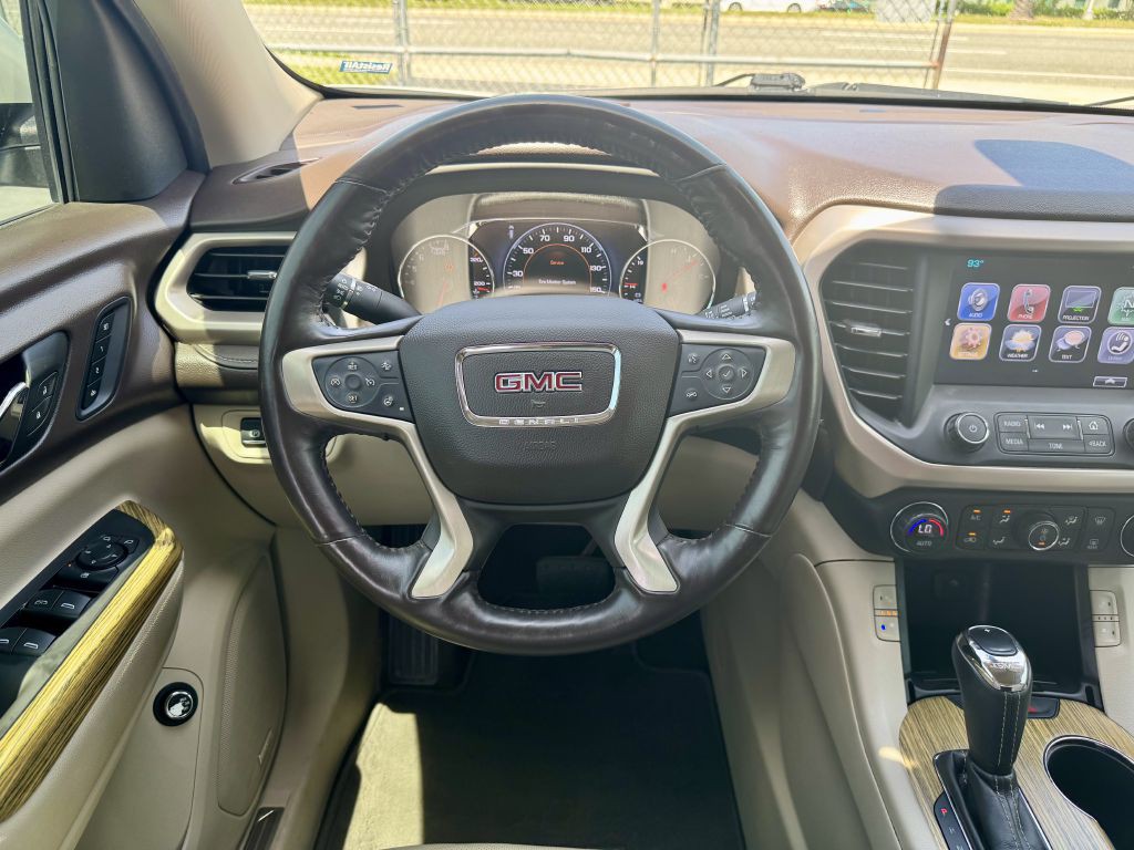 2018 GMC Acadia Image 24