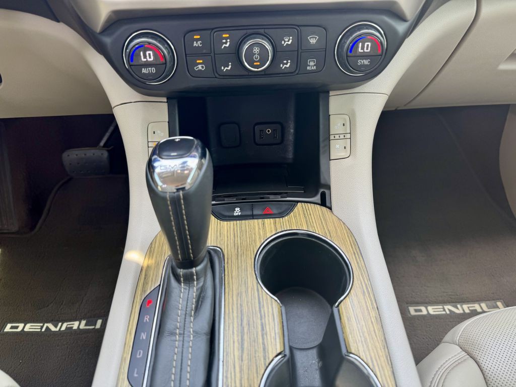 2018 GMC Acadia Image 26