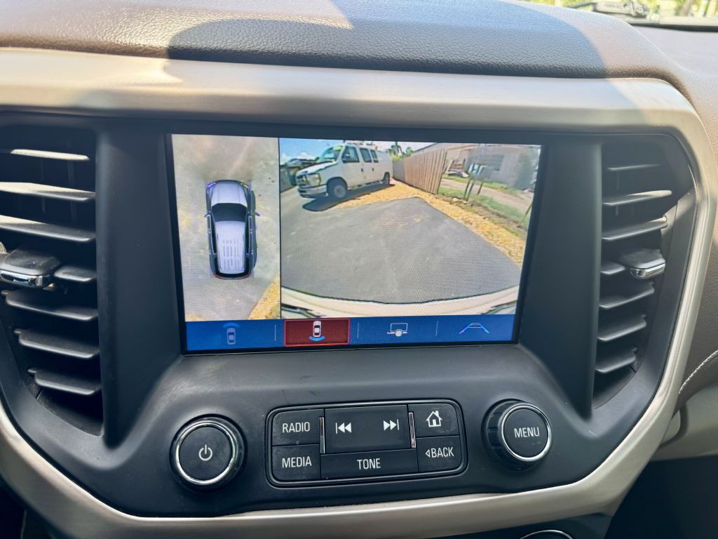 2018 GMC Acadia Image 30