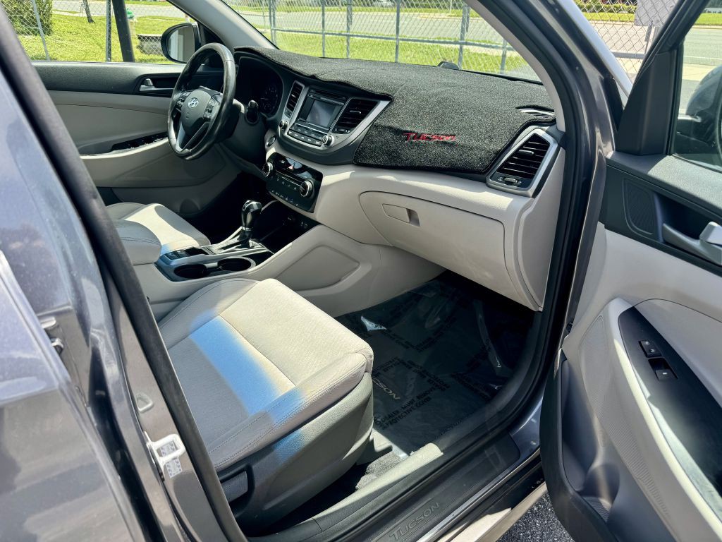 2016 Hyundai Tucson Image 8