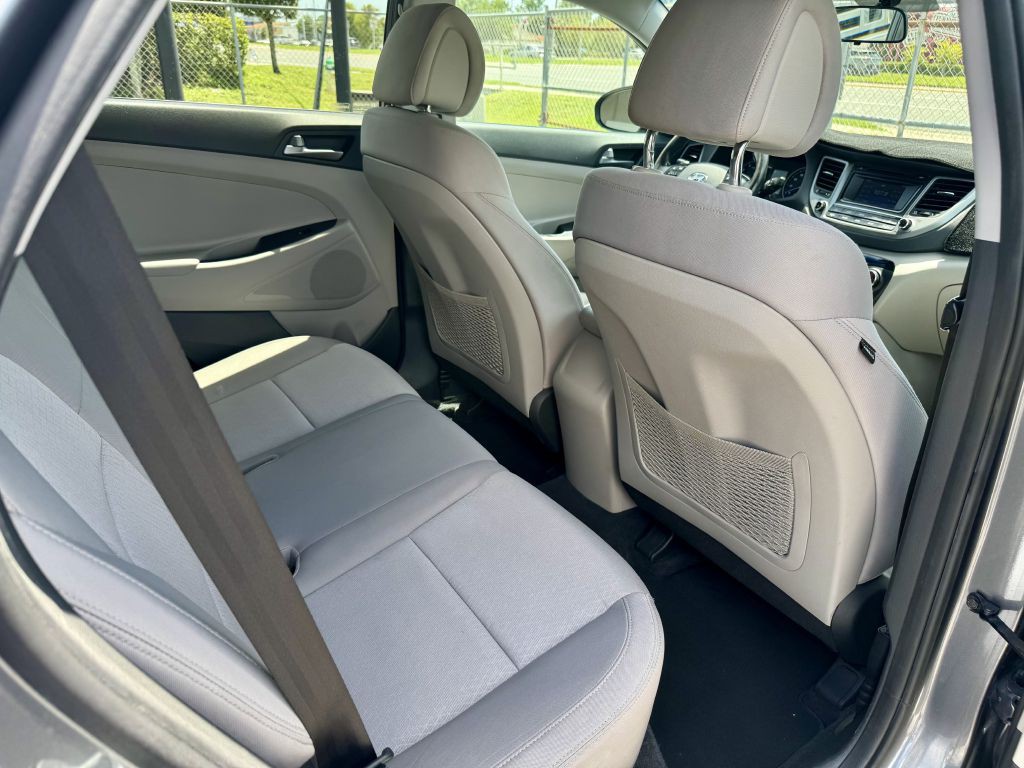 2016 Hyundai Tucson Image 11