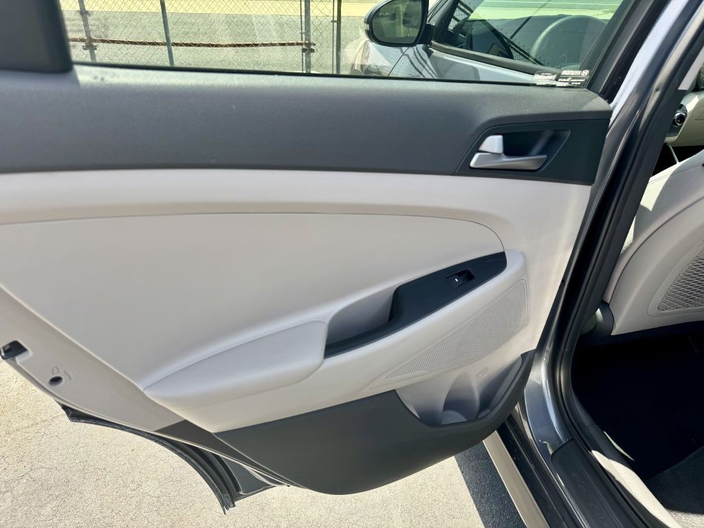 2016 Hyundai Tucson Image 18