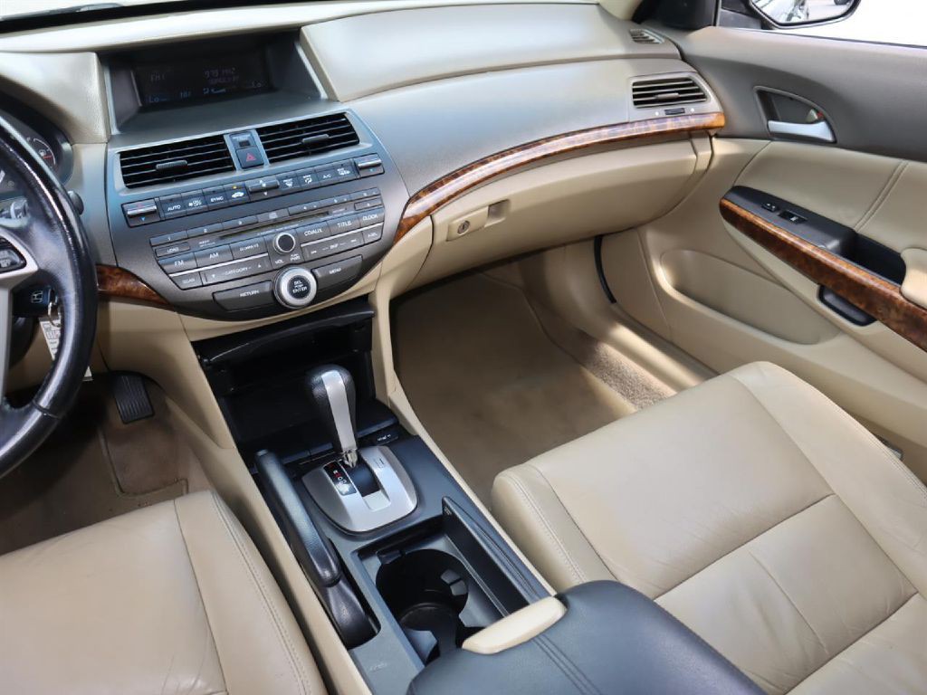 2010 Honda Accord Image 16