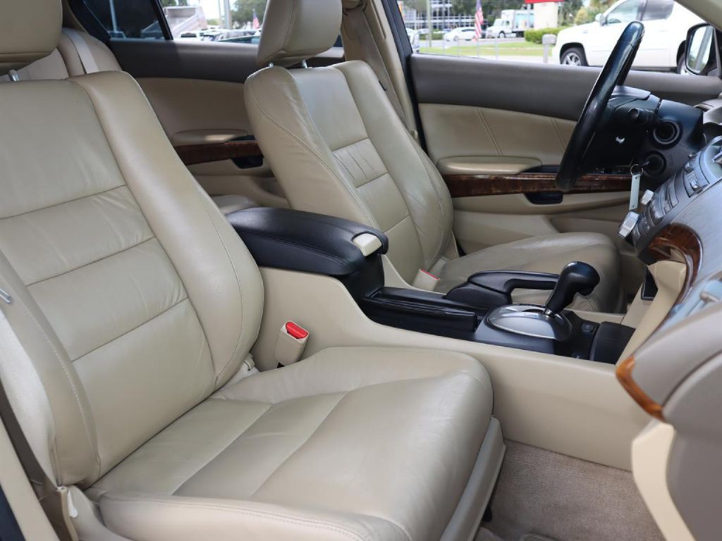 2010 Honda Accord Image 21