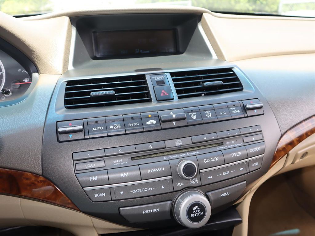 2010 Honda Accord Image 8