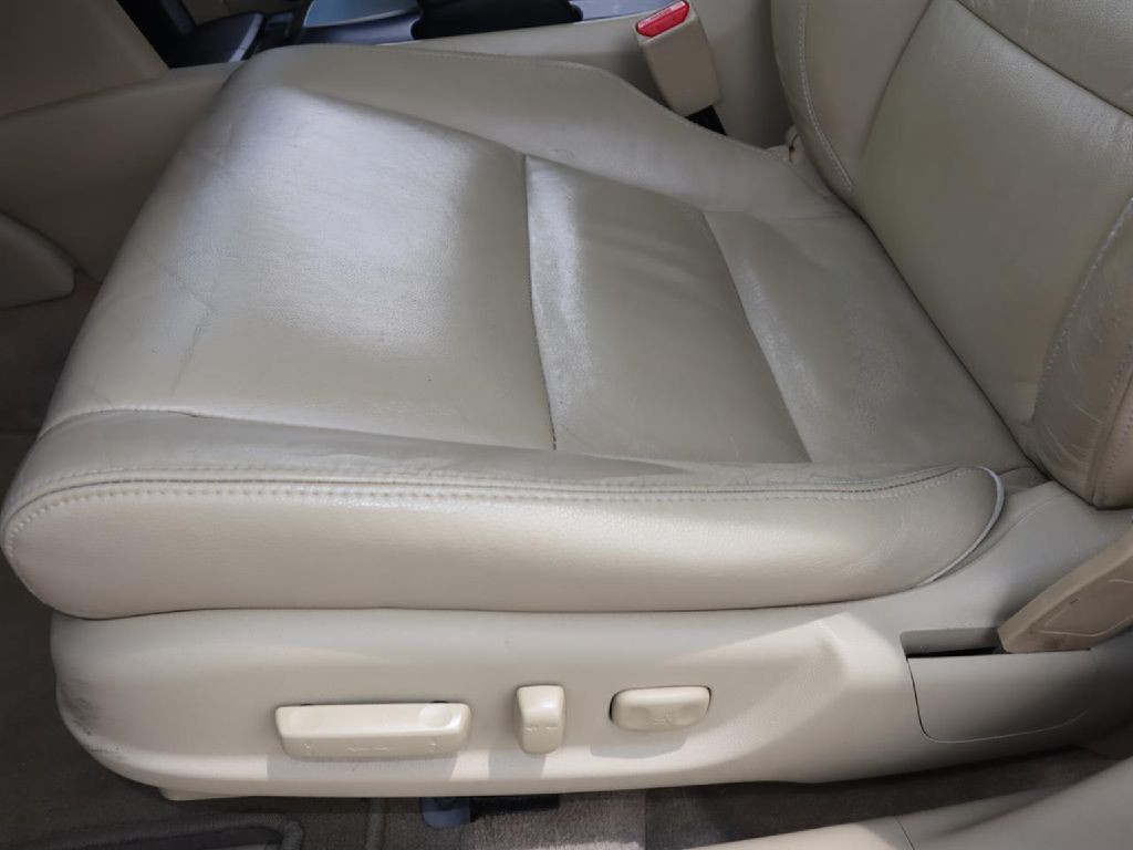 2010 Honda Accord Image 11