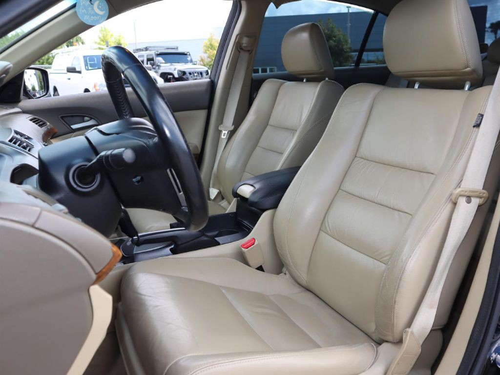 2010 Honda Accord Image 13