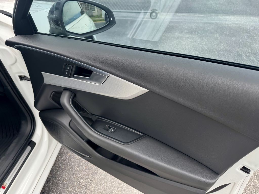 2017 Audi A4 Image 11