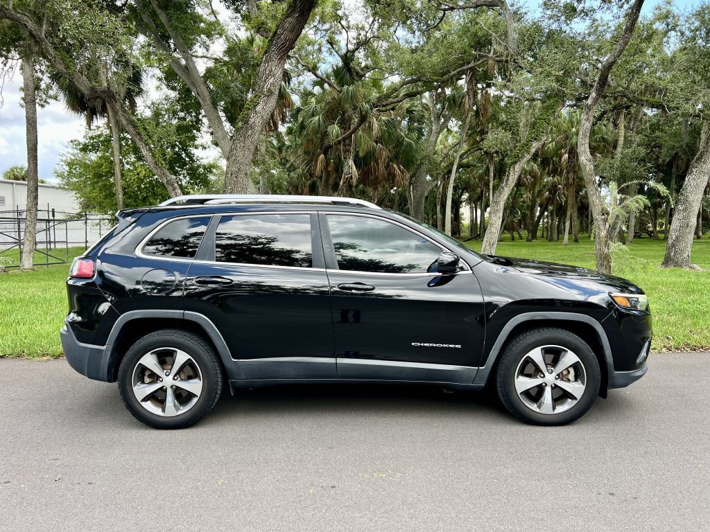 2019 Jeep Cherokee Image 1