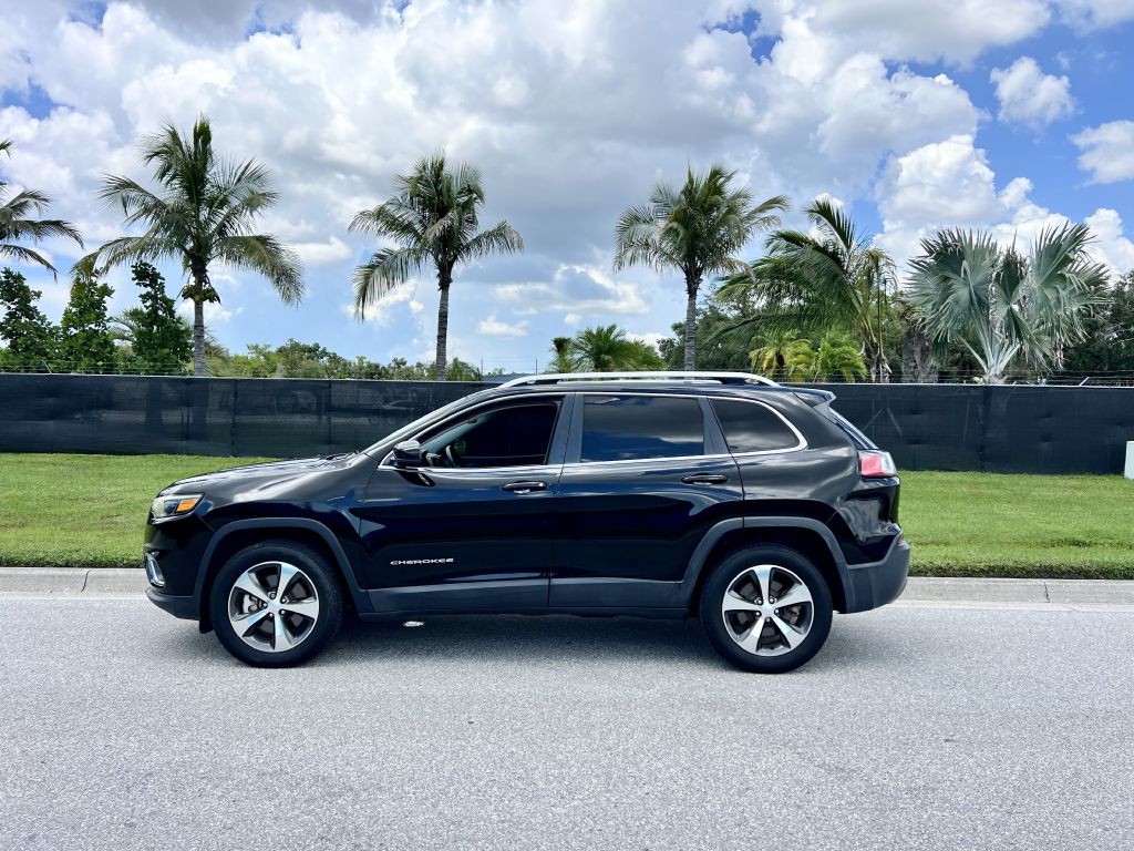 2019 Jeep Cherokee Image 2