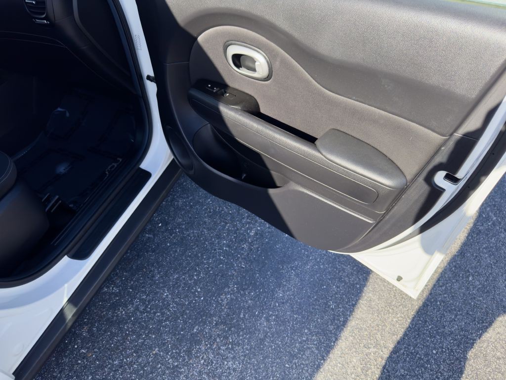2016 Kia Soul Image 8