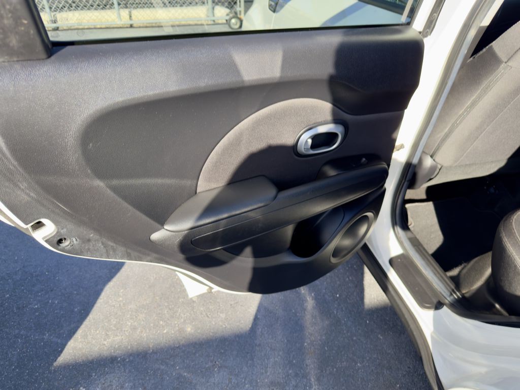 2016 Kia Soul Image 12