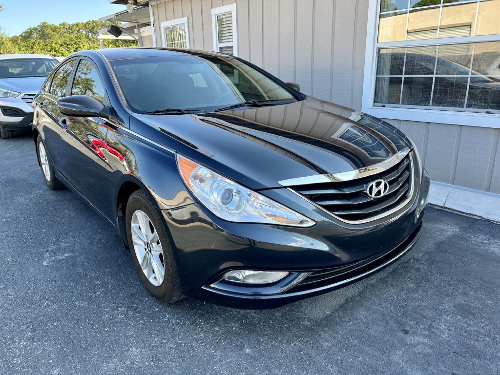 2013 Hyundai Sonata Image 2
