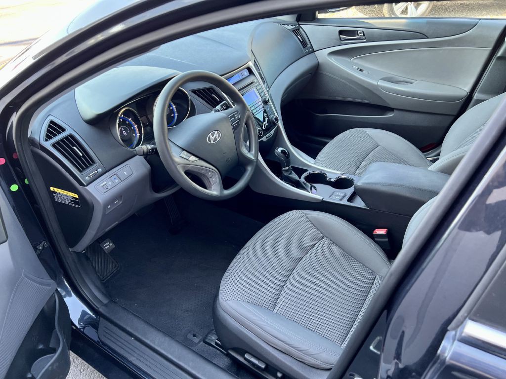 2013 Hyundai Sonata Image 8