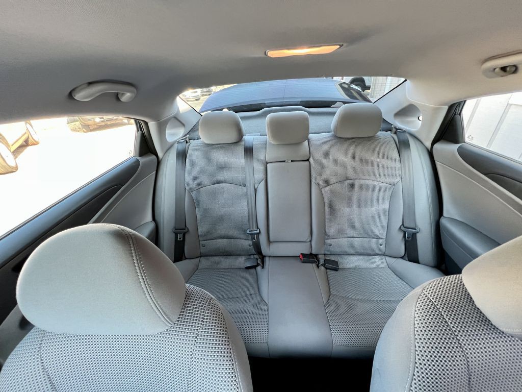 2013 Hyundai Sonata Image 9