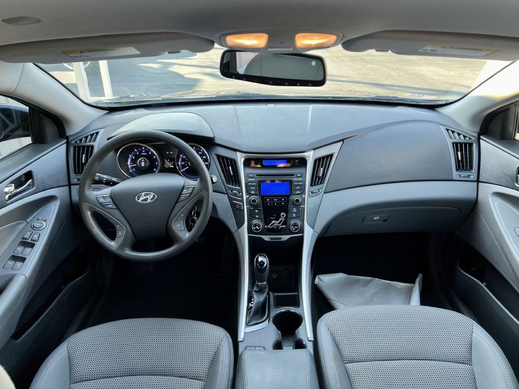 2013 Hyundai Sonata Image 12