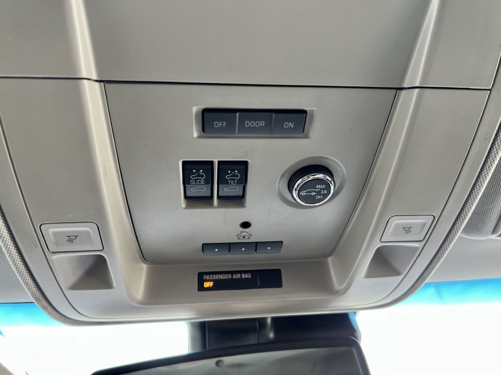 2015 Chevrolet Tahoe Image 17