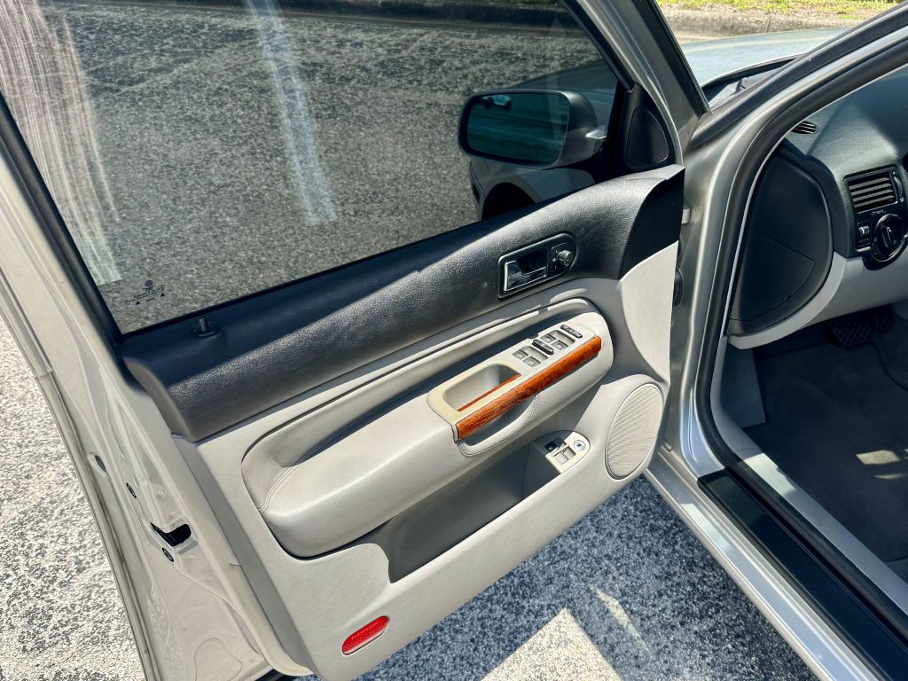 2001 Volkswagen Jetta Image 10