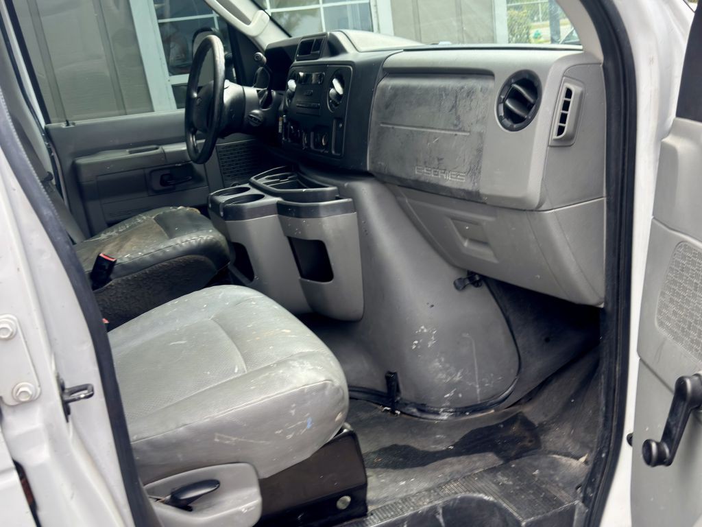 2013 Ford Econoline Image 12