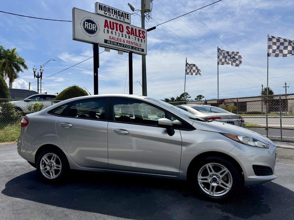 2017 Ford Fiesta Image 1