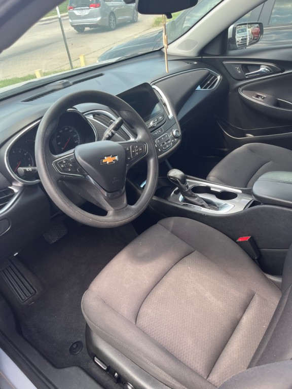 2021 Chevrolet Malibu Image 2