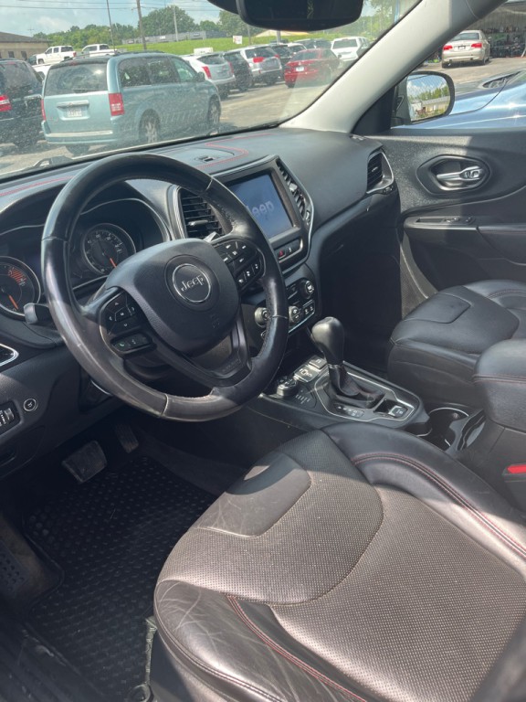 2019 Jeep Cherokee Image 2