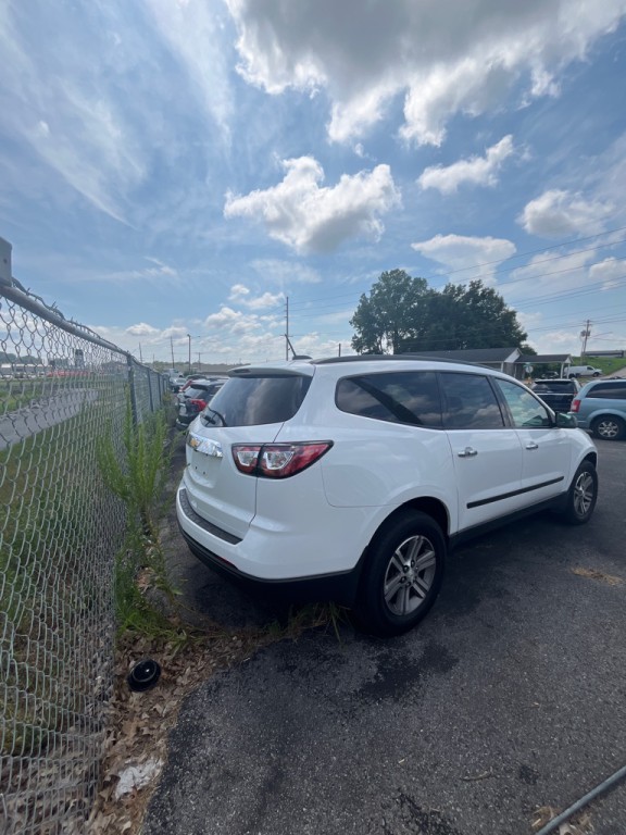 2017 Chevrolet Traverse Image 3
