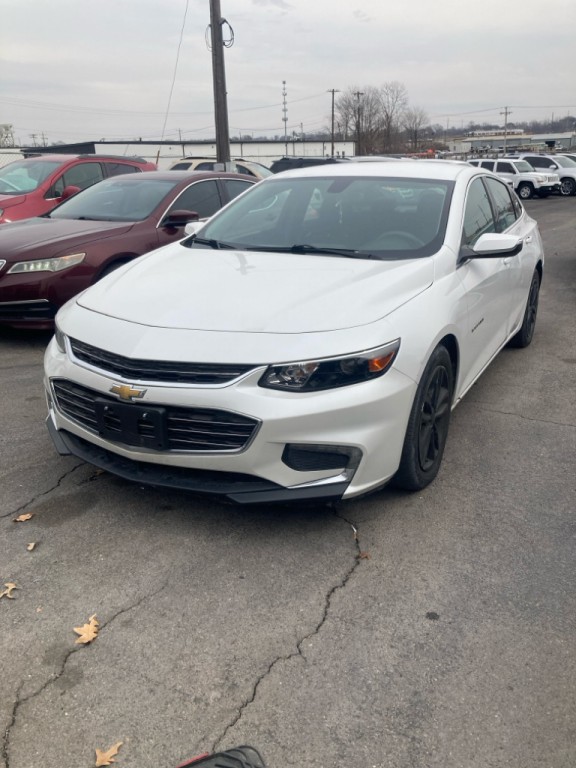 2017 Chevrolet Malibu Image 1