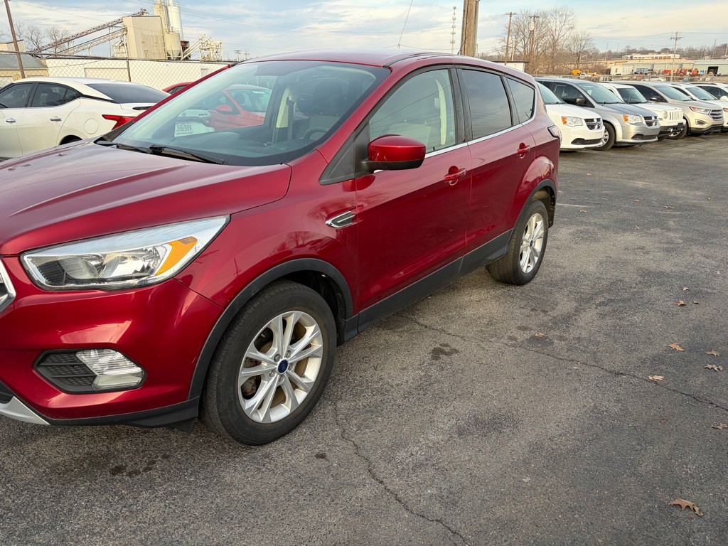 2017 Ford Escape Image 2