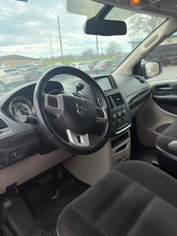 2019 Dodge Grand Caravan Image 2