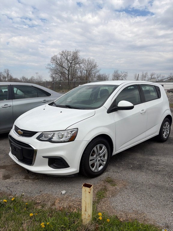 2020 Chevrolet Sonic Image 1