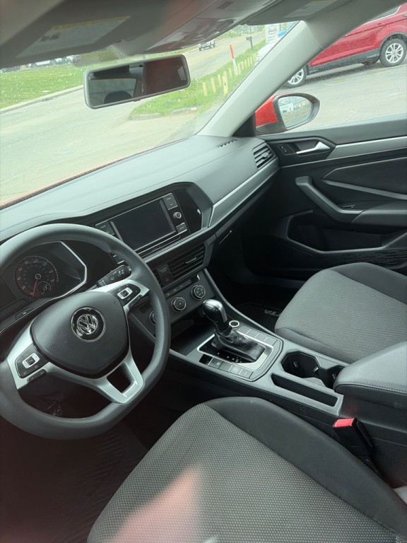 2019 Volkswagen Jetta Image 2