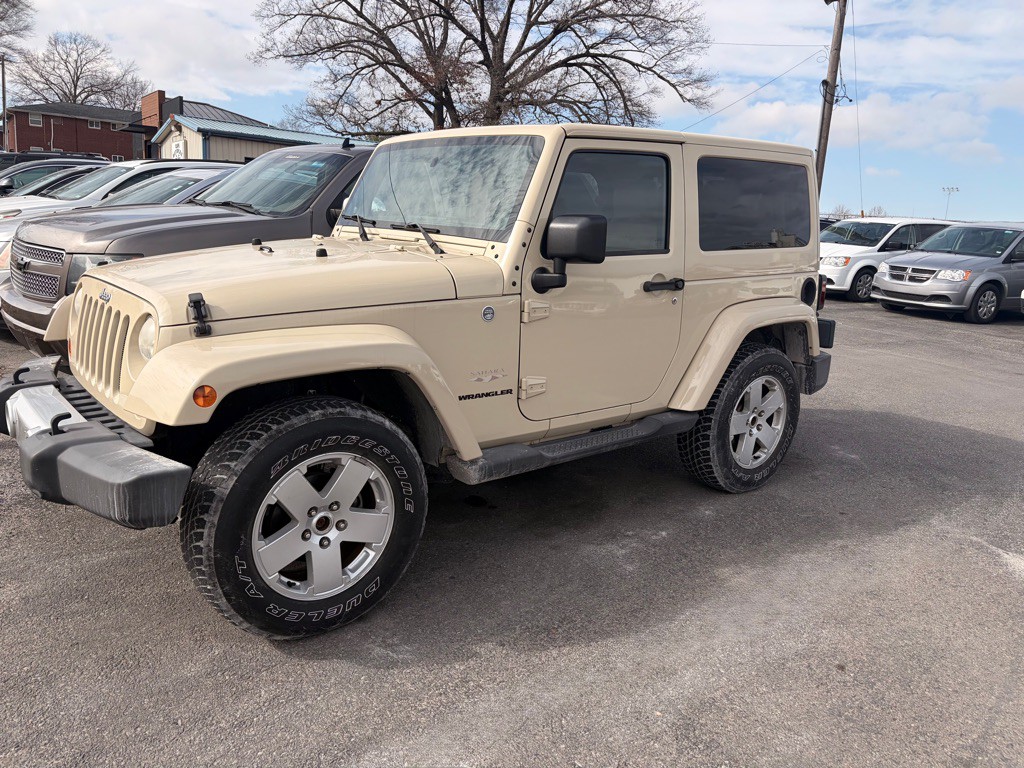 2011 Jeep Wrangler Image 2