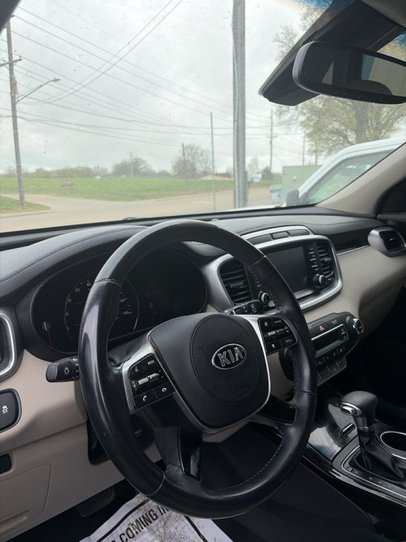 2019 Kia Sorento Image 2