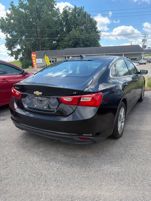 2017 Chevrolet Malibu Image 3