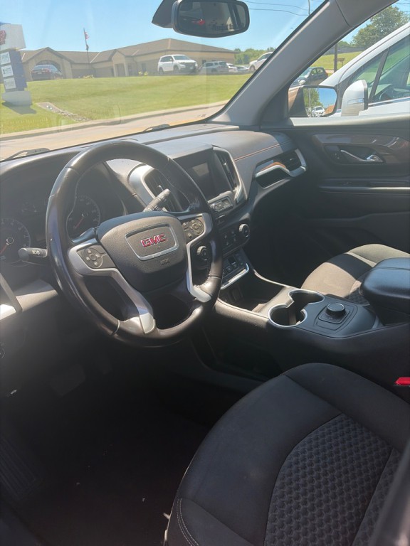 2018 GMC Terrain Image 2