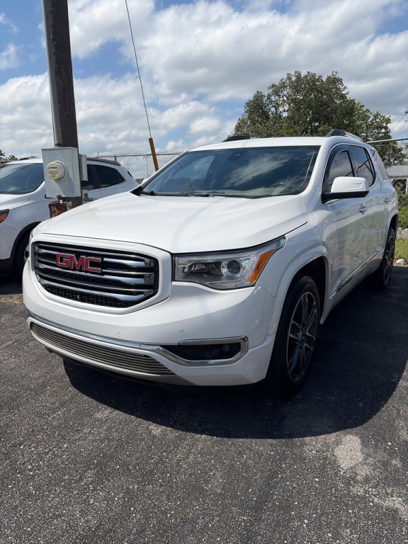 2018 GMC Acadia Image 2