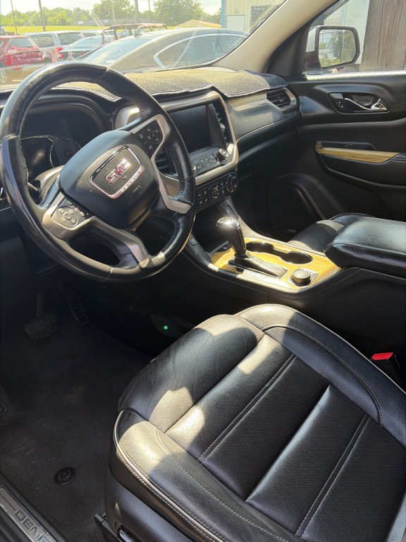 2018 GMC Acadia Image 3