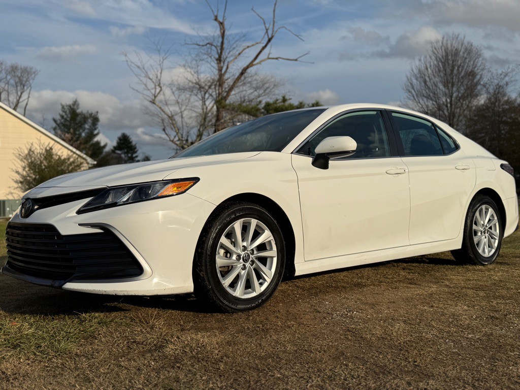2022 Toyota Camry Image 1